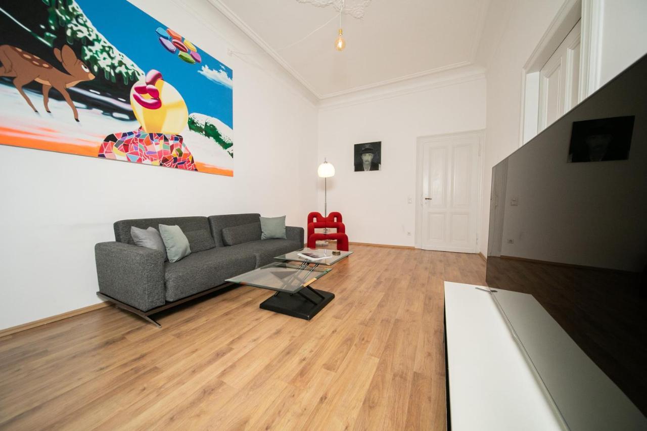 White 60 Qm Apartment - Zentral - Balkon - Messe Dusseldorf Exterior photo